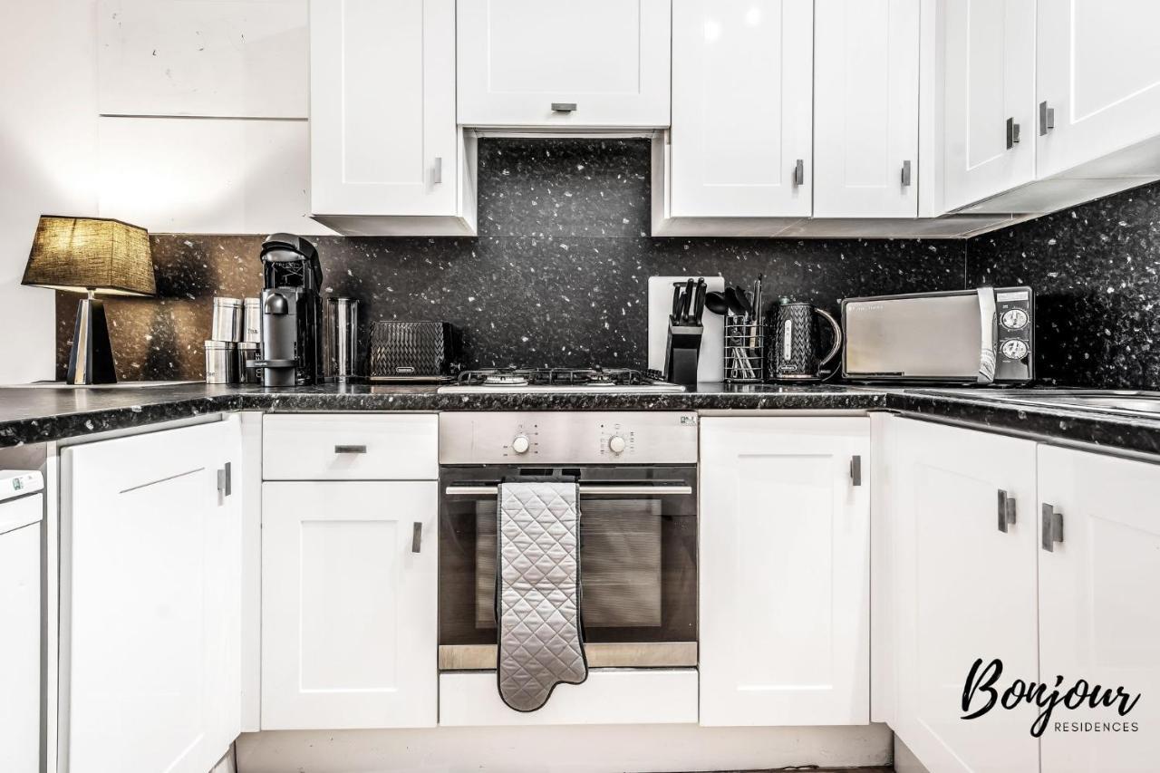 Cosy Grassmarket 2Br-1Ba - Newly Decorated! By Bonjour Residences Edinburgh Eksteriør billede