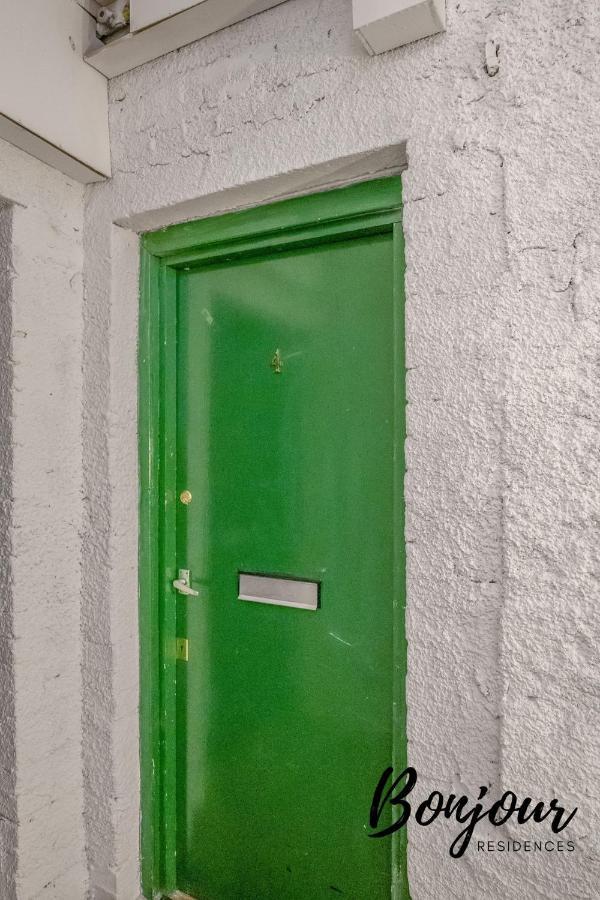 Cosy Grassmarket 2Br-1Ba - Newly Decorated! By Bonjour Residences Edinburgh Eksteriør billede