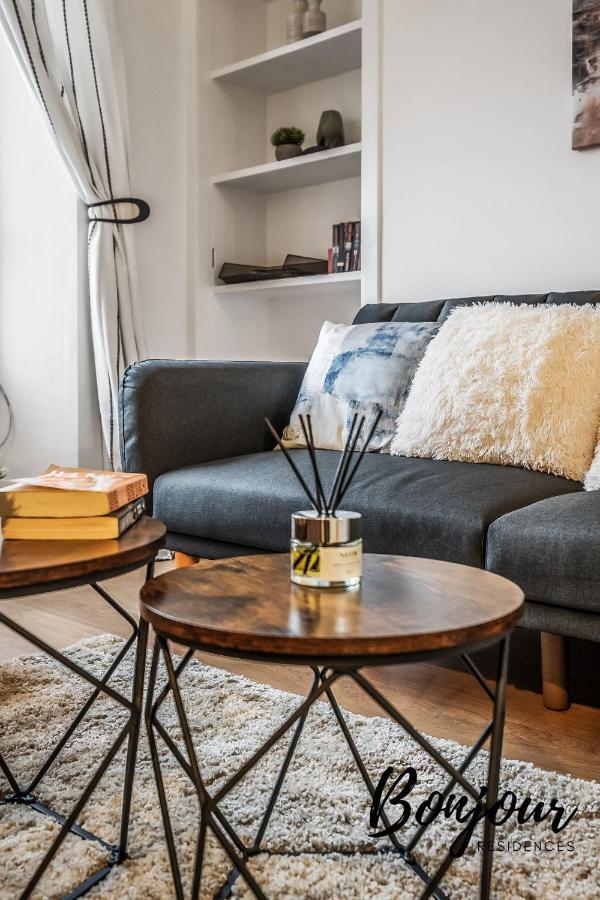 Cosy Grassmarket 2Br-1Ba - Newly Decorated! By Bonjour Residences Edinburgh Eksteriør billede