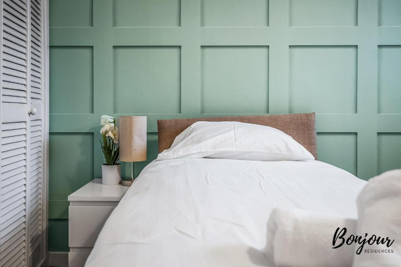 Cosy Grassmarket 2Br-1Ba - Newly Decorated! By Bonjour Residences Edinburgh Eksteriør billede