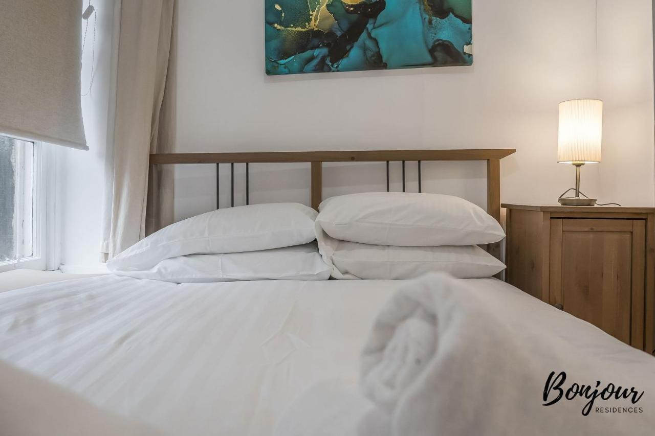 Cosy Grassmarket 2Br-1Ba - Newly Decorated! By Bonjour Residences Edinburgh Eksteriør billede
